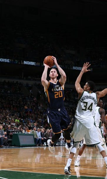Hayward, Jazz take charge in lane to beat Bucks 109-95 (Feb 24, 2017)